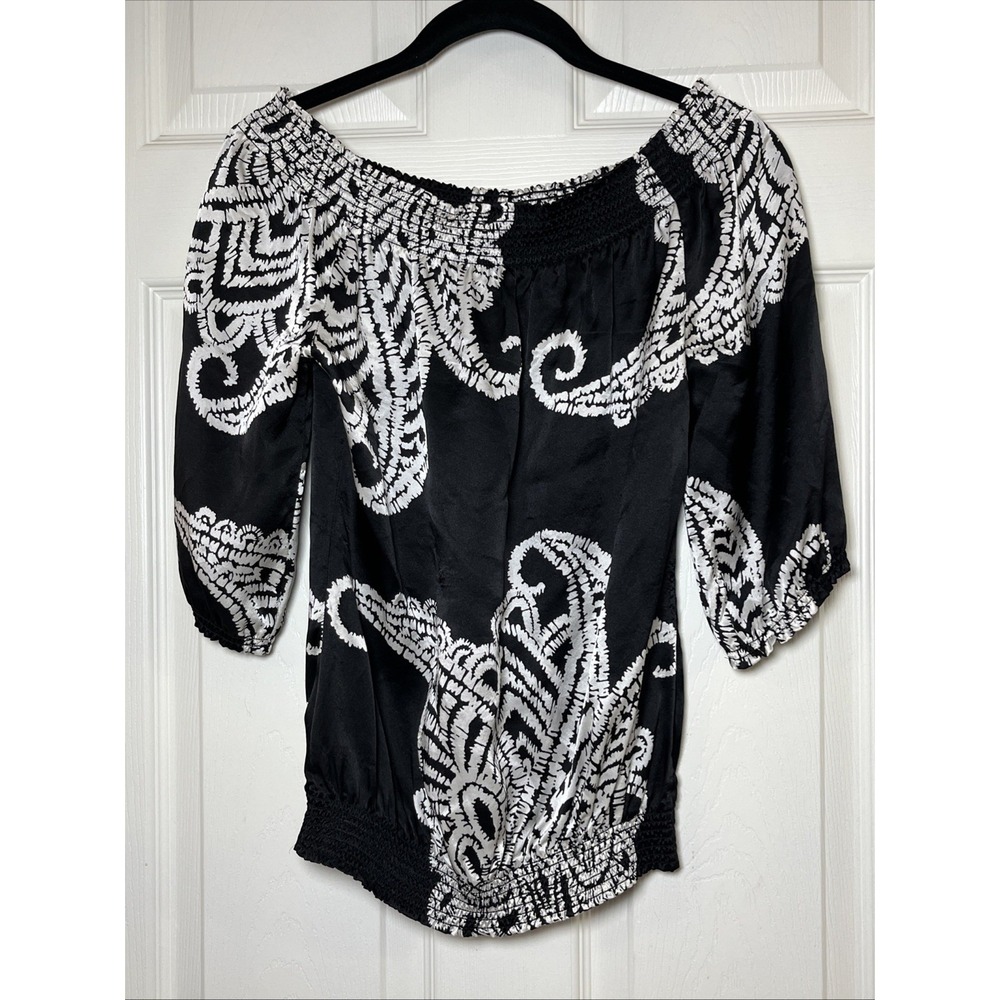White House Black Market Silk Off‎ Shoulder Boho Paisley Top XXS Black White - Picture 3 of 9